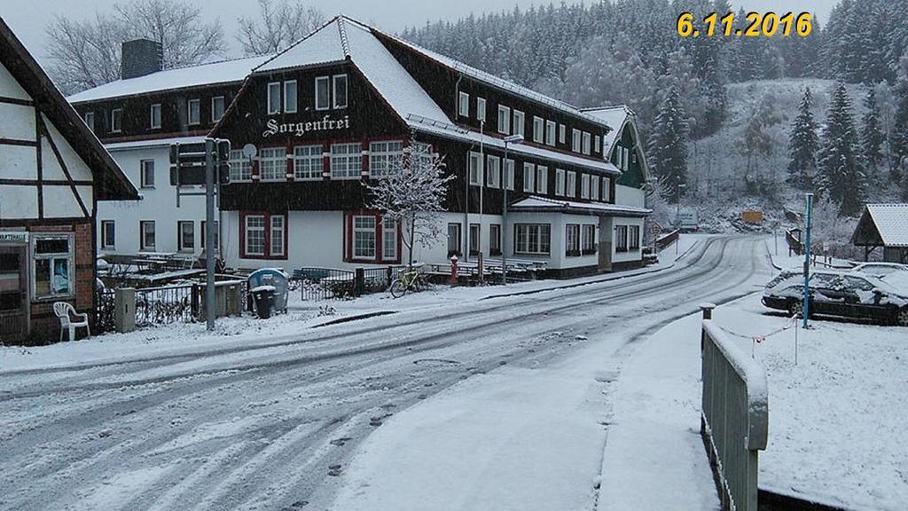 Hôtel Ostalgie Ferienheim Sorgenfrei Extérieur photo
